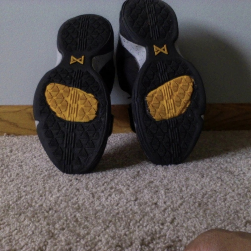 Nike basketball shoes - Picture 3 of 6